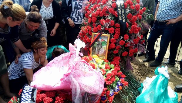 Şəhid Adil Tatarovun dəfn mərasimi - Sputnik Азербайджан