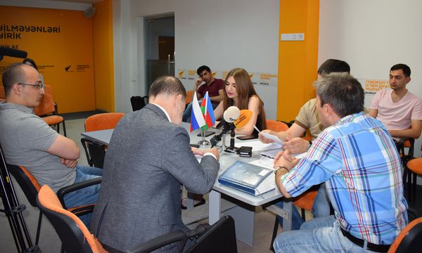 Круглый стол на тему Каспийский регион: образы будущего - Sputnik Азербайджан