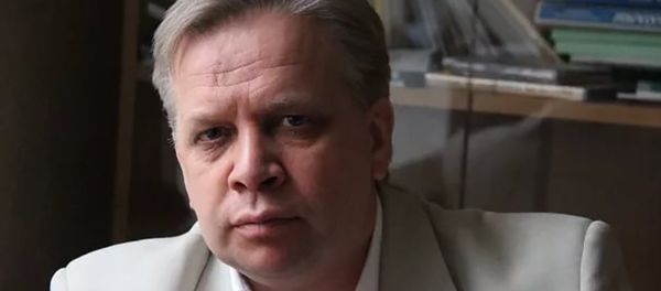 Олег Глазунов, эксперт ассоциации военных политологов, доцент кафедры политологии и социологии РЭУ им. Плеханова - Sputnik Азербайджан