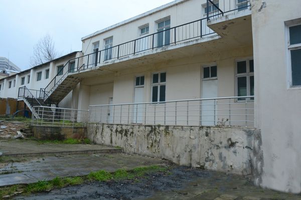 Предусматривается реконструкция 3 учебного корпуса UNEC, находящего по адресу город Баку, улица Муртаза Мухтарова 194 - Sputnik Азербайджан