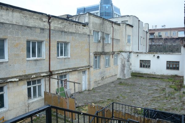 Предусматривается реконструкция 3 учебного корпуса UNEC, находящего по адресу город Баку, улица Муртаза Мухтарова 194 - Sputnik Азербайджан