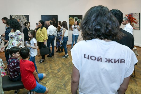 Персональная выставка иранского художника Вадуда Муаззина в галерее искусств Музейного центра Баку - Sputnik Азербайджан