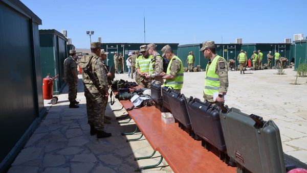 Учение по самооценке 2-го уровня разведывательной роты Азербайджанской Армии - Sputnik Азербайджан