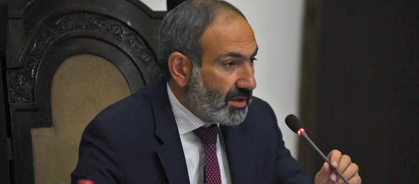 Премьер-министр Армении Никол Пашинян на заседании правительства Армении (24 мая 2018). Еревaн - Sputnik Азербайджан
