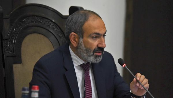 Премьер-министр Армении Никол Пашинян на заседании правительства Армении (24 мая 2018). Еревaн - Sputnik Азербайджан