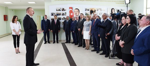 Президент Азербайджана Ильхам Алиев в открытии жилого комплекса Гобу Парк - Sputnik Азербайджан