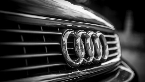 Эмблема автомобиля Audi - Sputnik Азербайджан