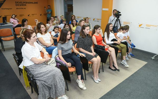 Пресс-конференция, посвященная Международному дню защиты детей - Sputnik Азербайджан