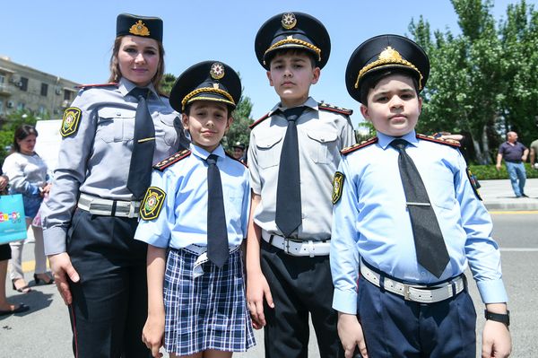Акция государственной дорожной полиции Баку Обеспечим безопасность детей на дорогах в Международный день защиты детей - Sputnik Азербайджан