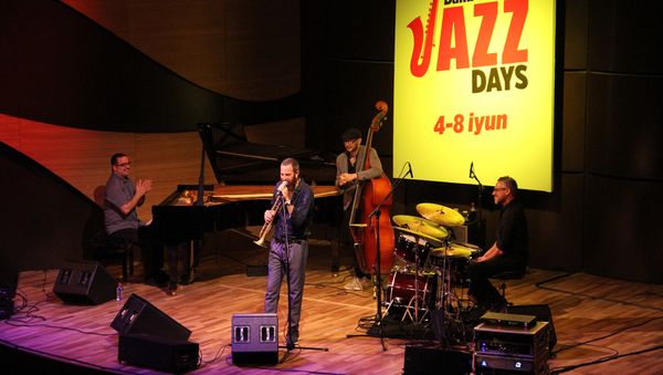 B Международном центре мугама состоялось открытие международного проекта Baku Summer Jazz Days - Sputnik Азербайджан