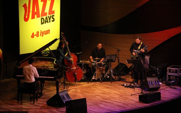 В Международном центре мугама в рамках нового джазового проекта Baku Summer Jazz Days прошел концерт - Sputnik Азербайджан