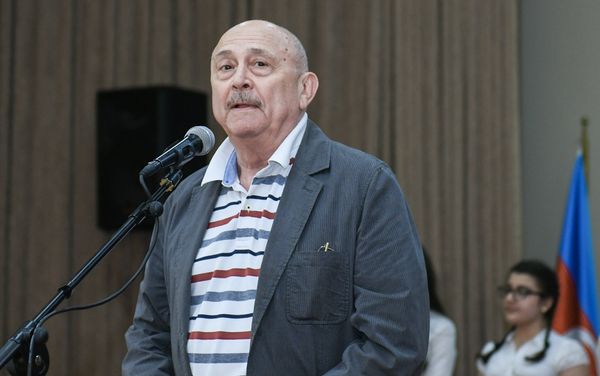Торжественная церемония подведения итогов X (юбилейной) республиканской Олимпиады по русскому языку и литературе - Sputnik Азербайджан