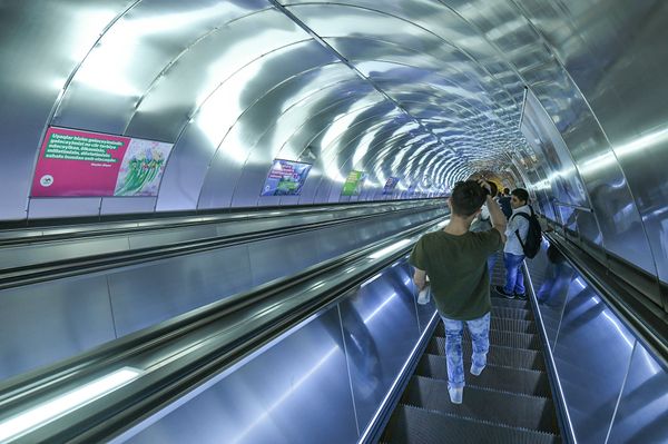 Станция Сахиль Бакинского метрополитена после капитального ремонта и реконструкции - Sputnik Азербайджан
