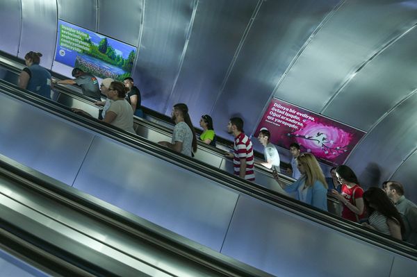 Станция Сахиль Бакинского метрополитена после капитального ремонта и реконструкции - Sputnik Азербайджан