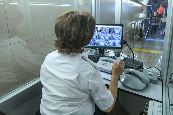Станция Сахиль Бакинского метрополитена после капитального ремонта и реконструкции - Sputnik Азербайджан