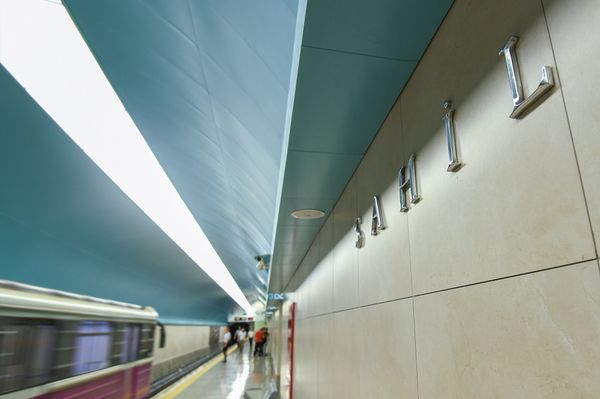 Станция Сахиль Бакинского метрополитена после капитального ремонта и реконструкции - Sputnik Азербайджан