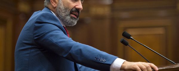 Премьер-министр Армении Никол Пашинян в Парламенте (7 июня 2018). Еревaн - Sputnik Азербайджан