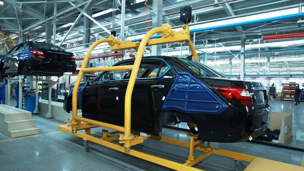 Производство легковых автомобилей Khazar  - Sputnik Азербайджан