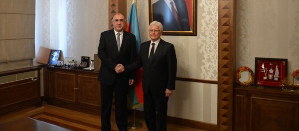 Министр иностранных дел Азербайджана Эльмар Мамедъяров и Чрезвычайный и полномочный посол РФ в Азербайджанской Республике Михаил Бочарников - Sputnik Азербайджан