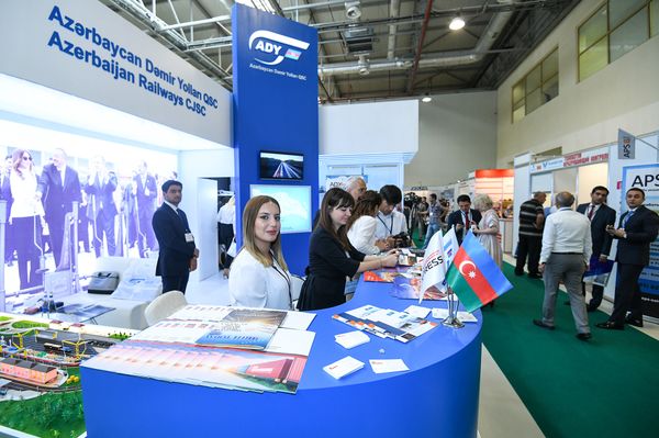 8-я Каспийская Международная Выставка Дорожная Инфраструктура и Общественный Транспорт 8-я Каспийская Международная Выставка Дорожная Инфраструктура и Общественный Транспорт - Sputnik Азербайджан