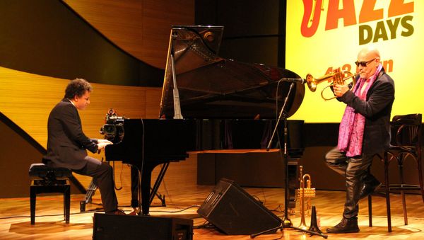 В Международном центре мугама завершился джазовый проект Baku Summer Jazz Days концертом французских музыкантов - пианиста Джеки Террассона и трубача Стефана Бельмондо - Sputnik Азербайджан