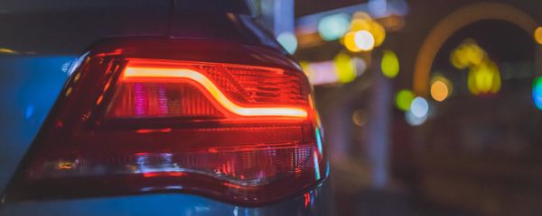 Включенный аварийный сигнал - Sputnik Азербайджан