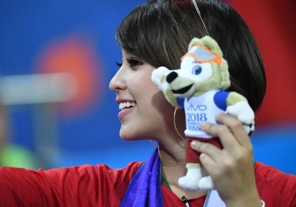 Болельщица сборной Португалии перед матчем группового этапа чемпионата мира по футболу FIFA-2018 между сборными Португалии и Испании - Sputnik Азербайджан