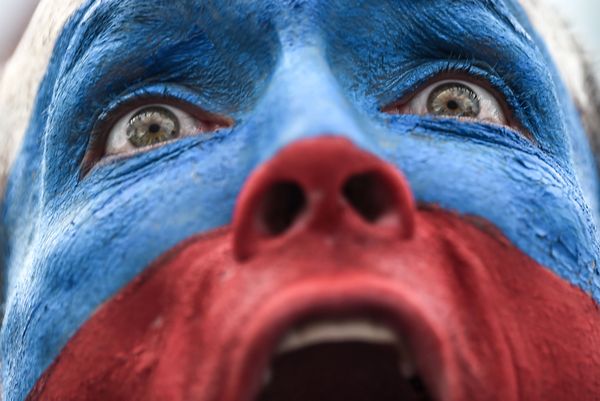 Болельщик сборной России по футболу во время матча между командами России и Саудовской Аравии Болельщик сборной России по футболу во время матча между командами России и Саудовской Аравии - Sputnik Азербайджан