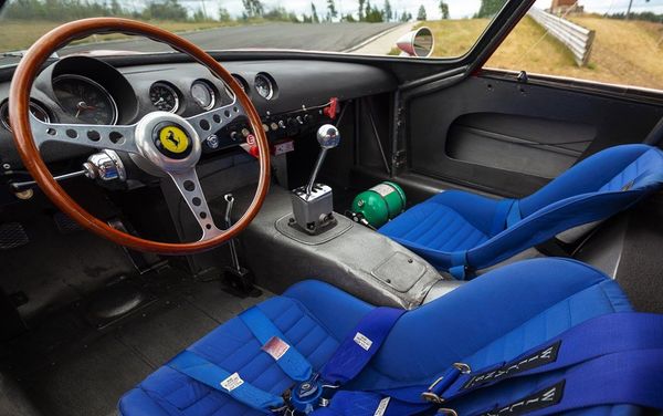 Автомобиль Ferrari 250 GTO 1962 года - Sputnik Азербайджан