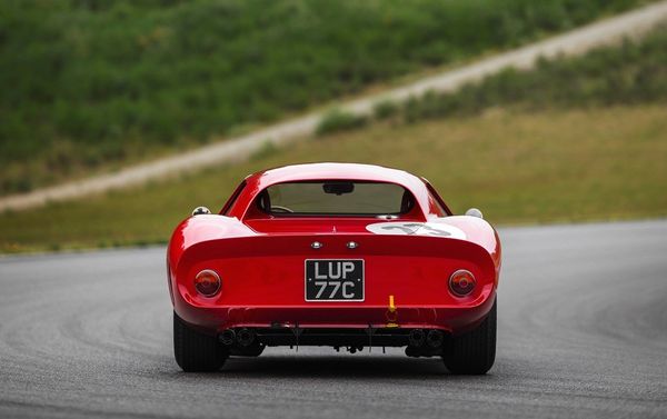 Автомобиль Ferrari 250 GTO 1962 года - Sputnik Азербайджан