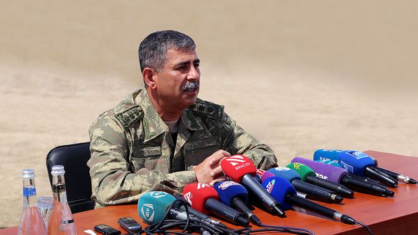 Министр обороны Азербайджана генерал-полковник Закир Гасанов - Sputnik Азербайджан