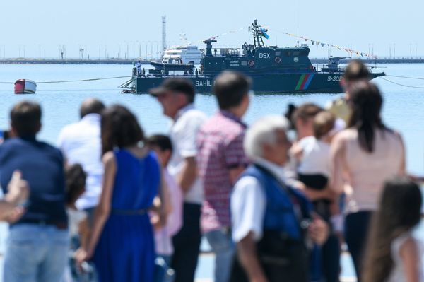 Военный парад по случаю 100-летнего юбилея создания Вооруженных сил Азербайджана. Баку, площадь Азадлыг, 26 июня 2018 года - Sputnik Азербайджан