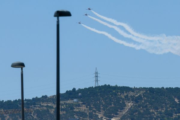 Авиашоу самолетов F-16 и F-5 пилотажной группы SOLOTÜRK и Türk Yıldızları ВВС Турции - Sputnik Азербайджан