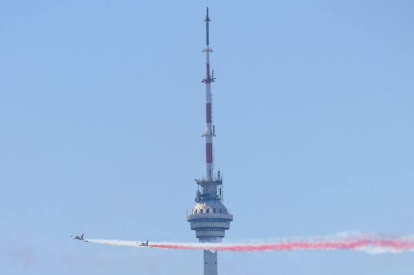 Авиашоу самолетов F-16 и F-5 пилотажной группы SOLOTÜRK и Türk Yıldızları ВВС Турции - Sputnik Азербайджан