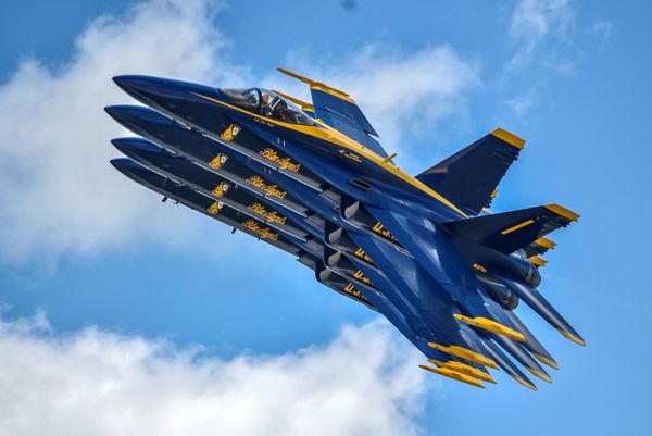 Выступление военно-воздушной эскадрильи ВМС США Синие ангелы на авиашоу в Дейтоне - Sputnik Азербайджан