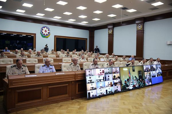 Служебное совещание под руководством Министра обороны генерал-полковника Закира Гасанова - Sputnik Азербайджан