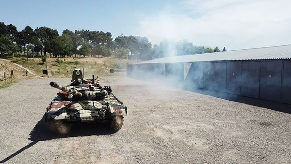 Танковые подразделения ВС Азербайджана в ходе учений - Sputnik Азербайджан