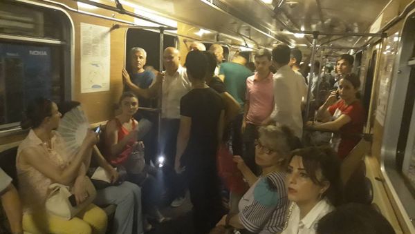 В метрополитене Баку из за блэкаута встали поезда - Sputnik Азербайджан