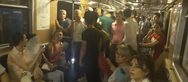 В метрополитене Баку из за блэкаута встали поезда - Sputnik Азербайджан