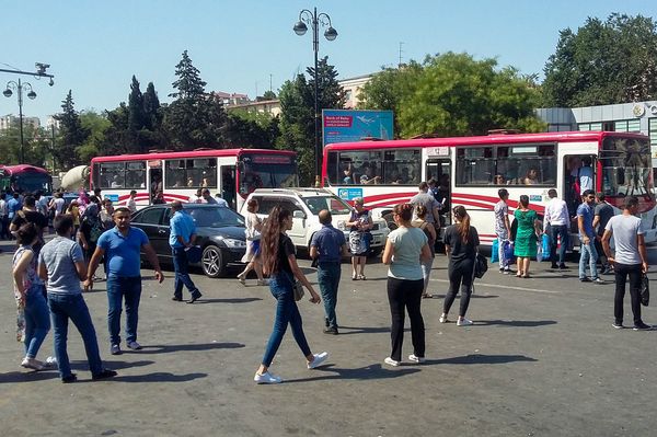 Транспортные проблемы, вызванные приостановкой работы бакинского метрополитена. 4 июля 2018 года - Sputnik Азербайджан