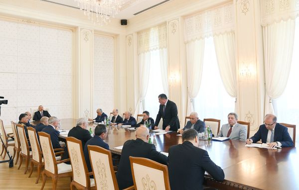 Cовещание при Президенте Ильхаме Алиеве, связанное с ситуацией в энергетической системе страны - Sputnik Азербайджан