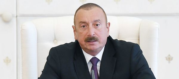 Президент Ильхам Алиев в ходе совещания, связанного с ситуацией в энергетической системе страны - Sputnik Азербайджан