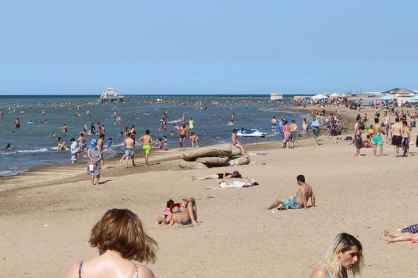 Здравствуй, море: как отдохнуть на пляже и выжить - Sputnik Азербайджан