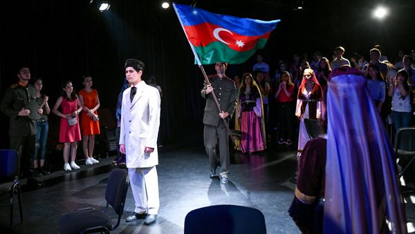 Премьера пьесы Наследие азербайджанского писателя Натига Мамедли - Sputnik Азербайджан
