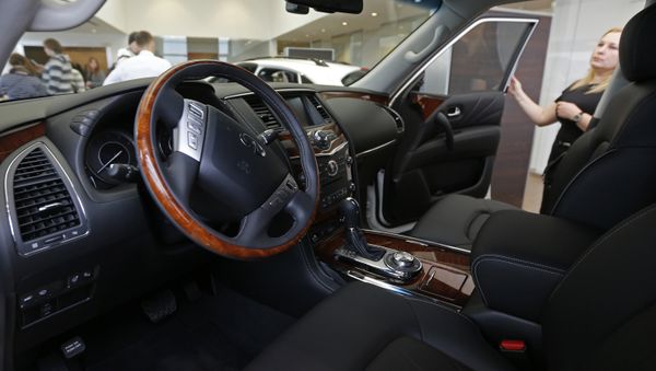 Салон автомобиля Infiniti, фото из архива - Sputnik Азербайджан