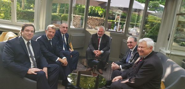 Встреча глав МИД Азербайджана и Армении Эльмара Мамедъярова и Зограба Мнацаканяна. Брюссель, 11 июля 2018 года - Sputnik Азербайджан