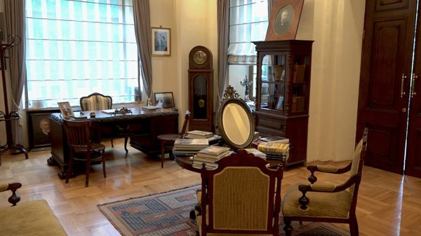 Многие элементы интерьера точно воссозданы по уцелевшим фотографиям и чертежам - Sputnik Азербайджан