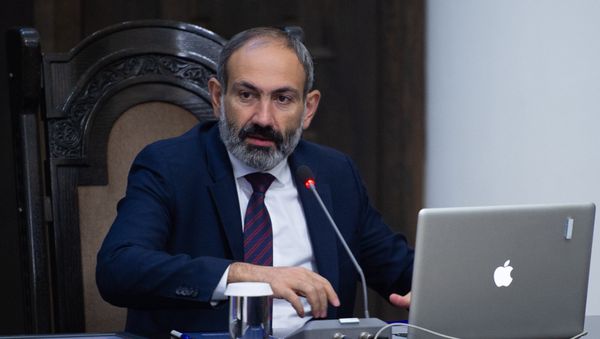 Премьер-министр Армении Никол Пашинян на заседании правительства (8 июня 2018). Еревaн - Sputnik Азербайджан