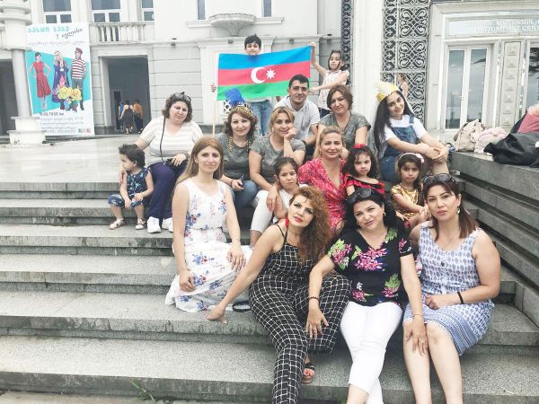 Азербайджанские танцоры выступили на VIII Международном фестивале-конкурсе “Золотая звезда” в Батуми  - Sputnik Азербайджан