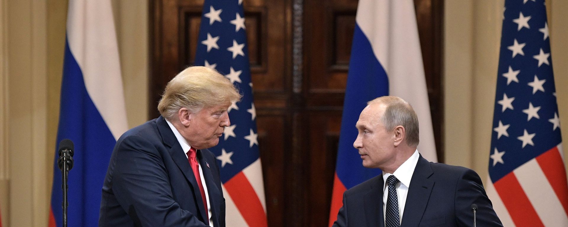 Встреча президента РФ Владимира Путина и президента США Дональда Трампа в Хельсинки - Sputnik Азербайджан, 1920, 05.07.2026
